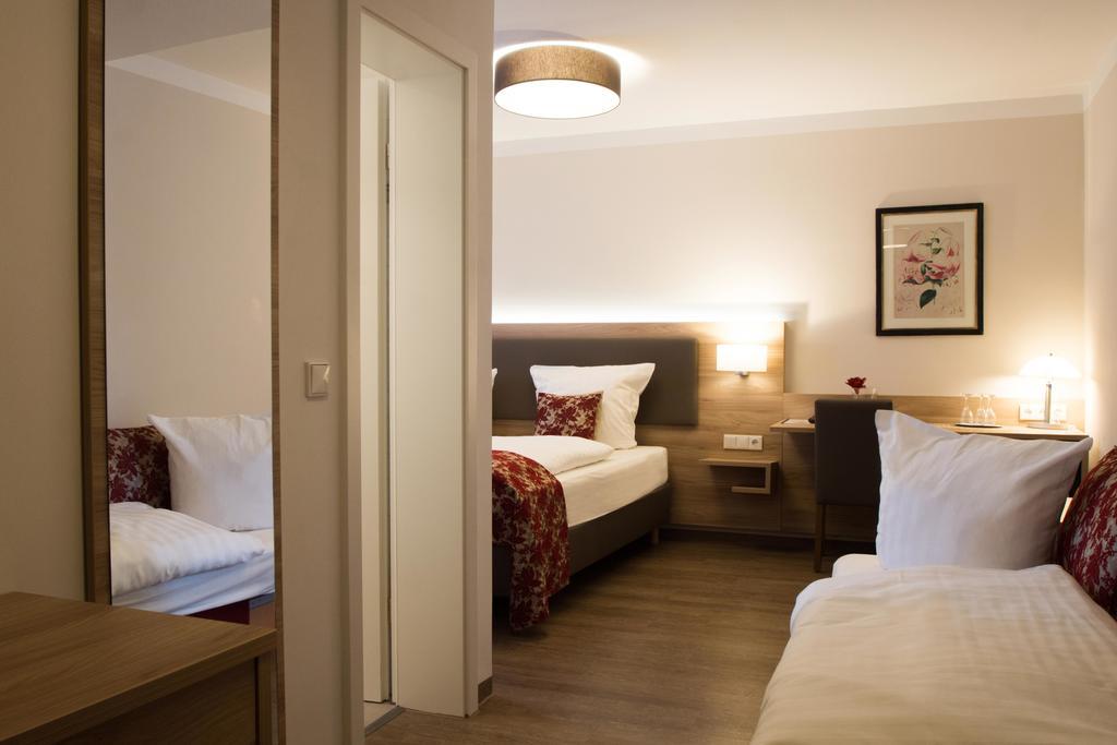 Hotel Loehr Μπάντεν-Μπάντεν Δωμάτιο φωτογραφία