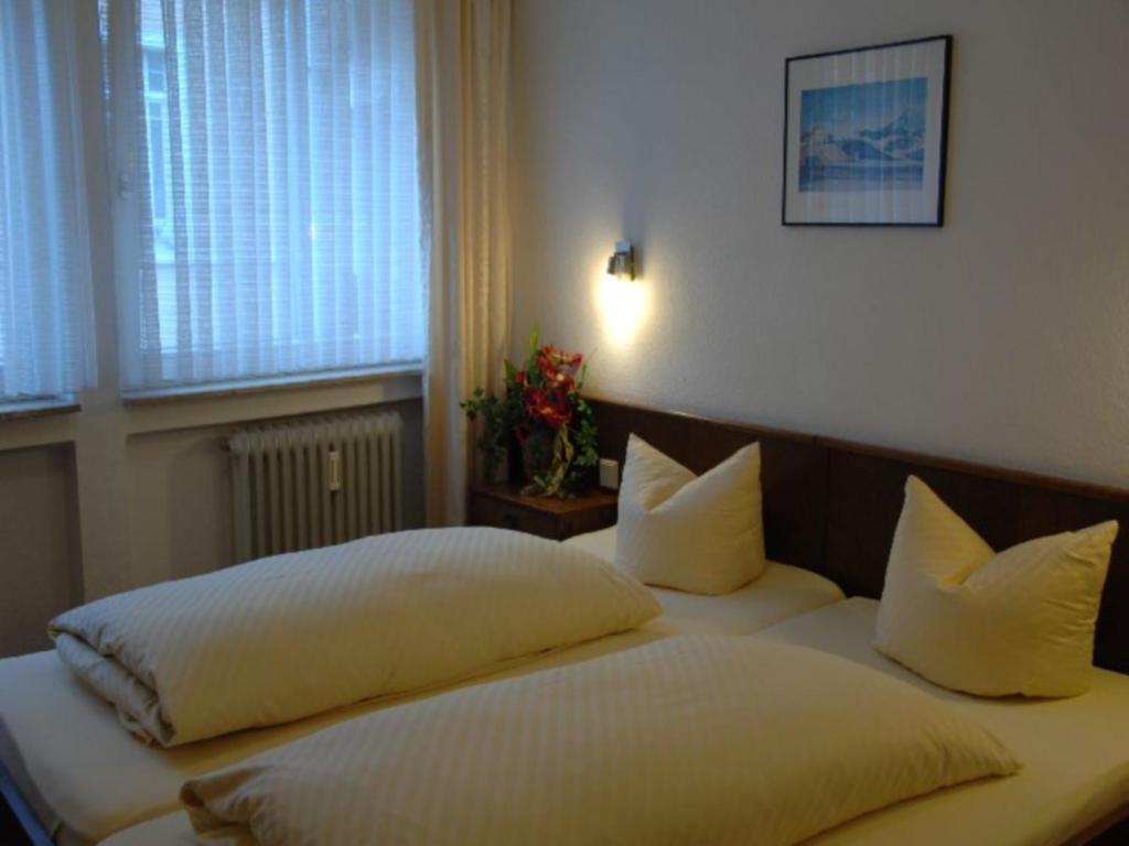 Hotel Loehr Μπάντεν-Μπάντεν Δωμάτιο φωτογραφία